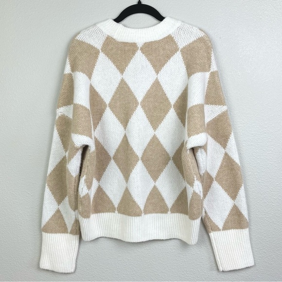 Abercrombie and Fitch Women's Medium Diamond Pattern Wedge Crew Knit Sweater - Picture 13 of 16